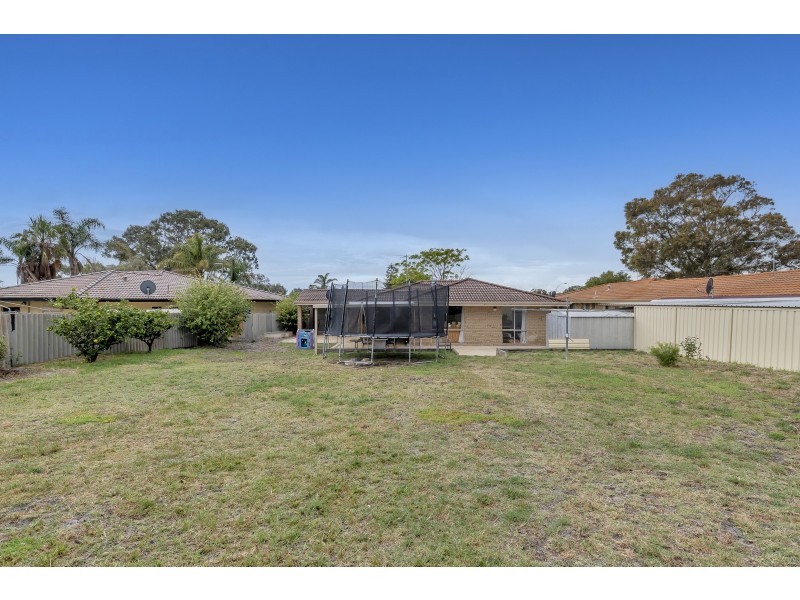 15 Balmoral Parade, Halls Head WA 6210