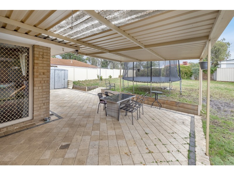 15 Balmoral Parade, Halls Head WA 6210