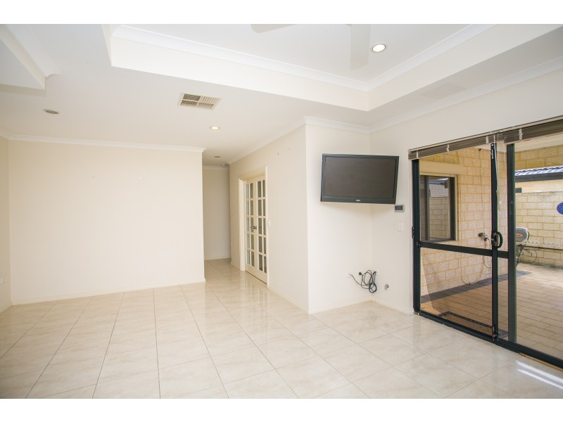 8C Rail Street, Westminster WA 6061