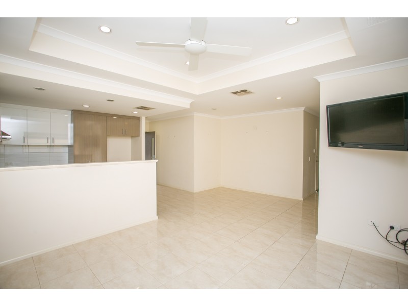 8C Rail Street, Westminster WA 6061