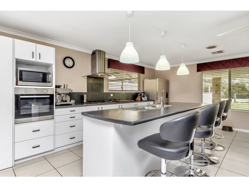 32 Arundel Drive, Wellard WA 6170
