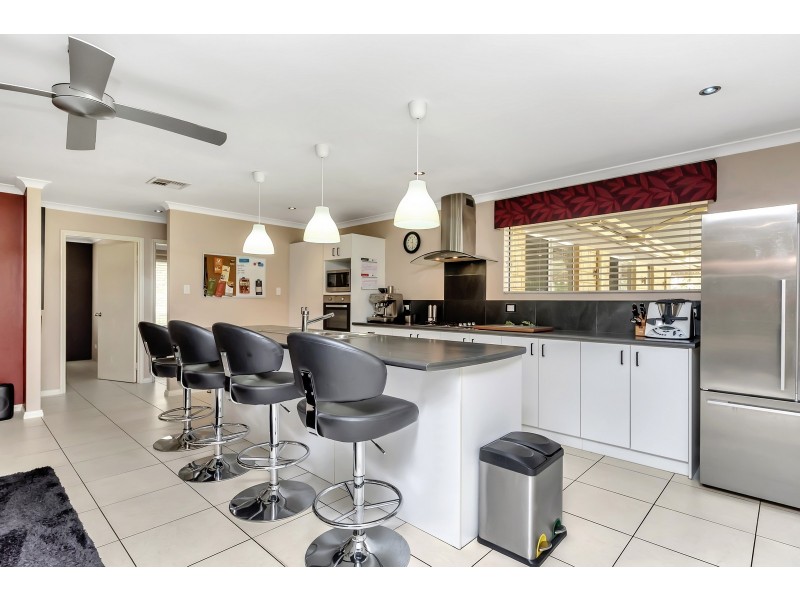 32 Arundel Drive, Wellard WA 6170