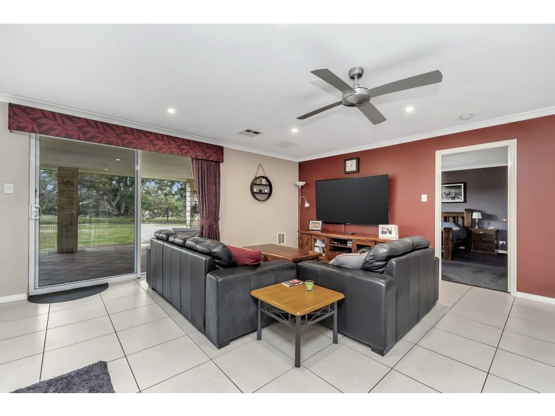 32 Arundel Drive, Wellard WA 6170