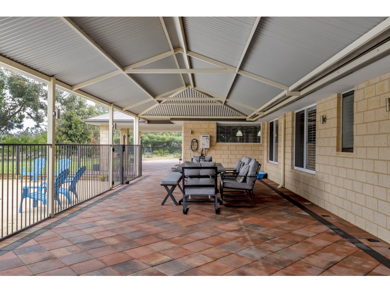 32 Arundel Drive, Wellard WA 6170