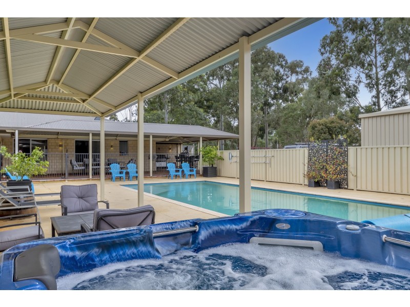 32 Arundel Drive, Wellard WA 6170