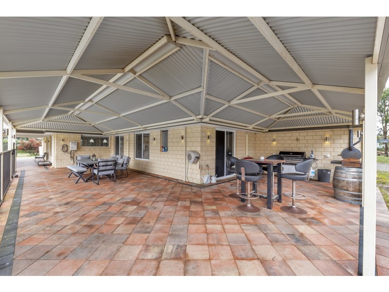 32 Arundel Drive, Wellard WA 6170