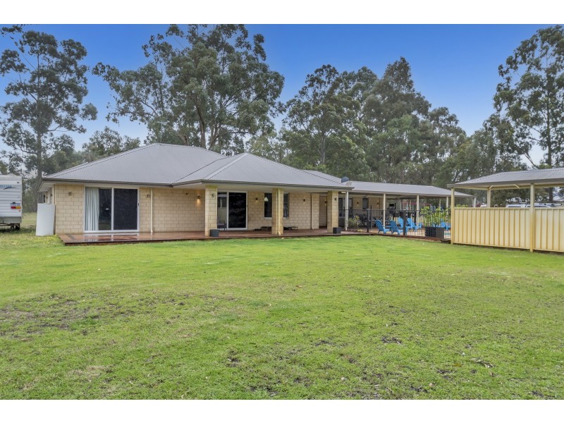32 Arundel Drive, Wellard WA 6170