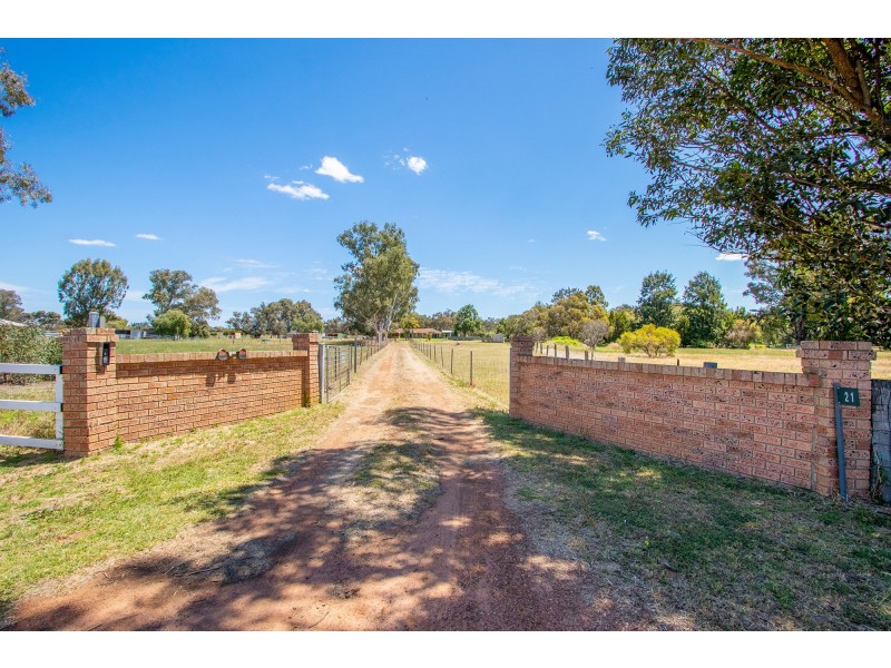 21 Carl Street, Muchea WA 6501