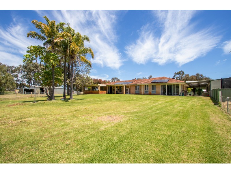 21 Carl Street, Muchea WA 6501