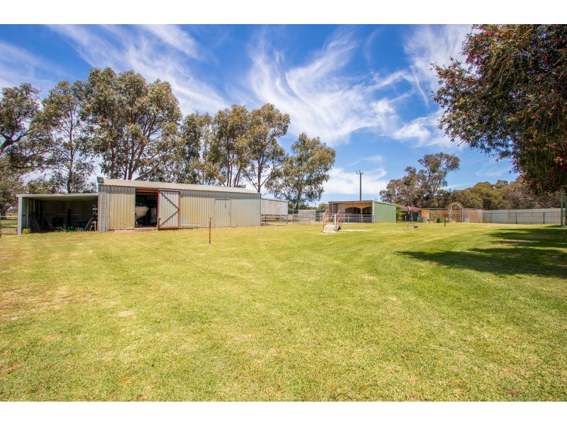 21 Carl Street, Muchea WA 6501