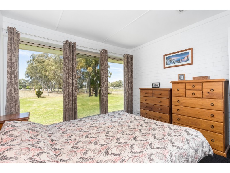 21 Carl Street, Muchea WA 6501