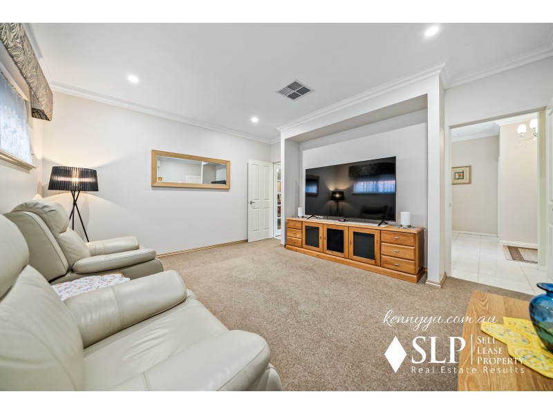 16 Bramley Loop, Madeley WA 6065