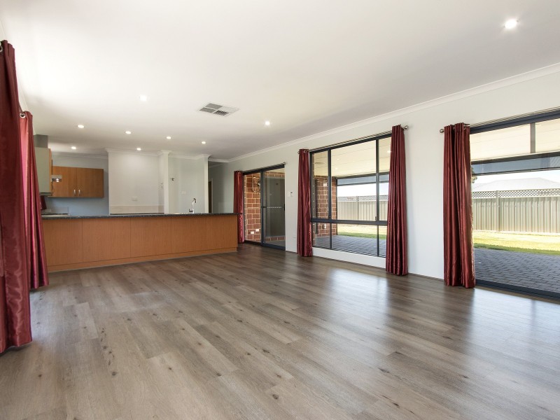 206 Ebrington Road, Wellard WA 6170