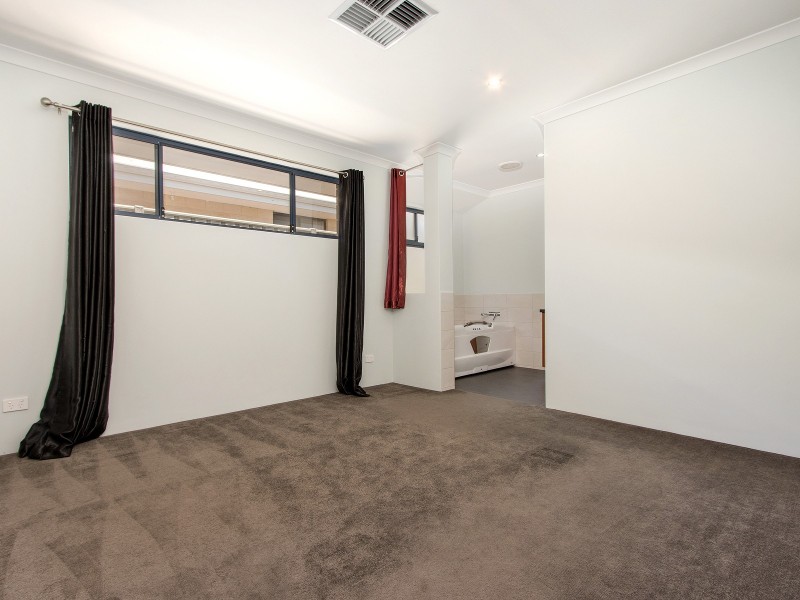 206 Ebrington Road, Wellard WA 6170