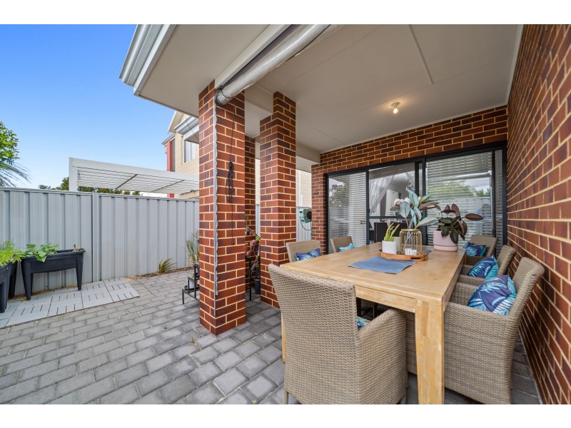 8A Burdham Way, Balga WA 6061