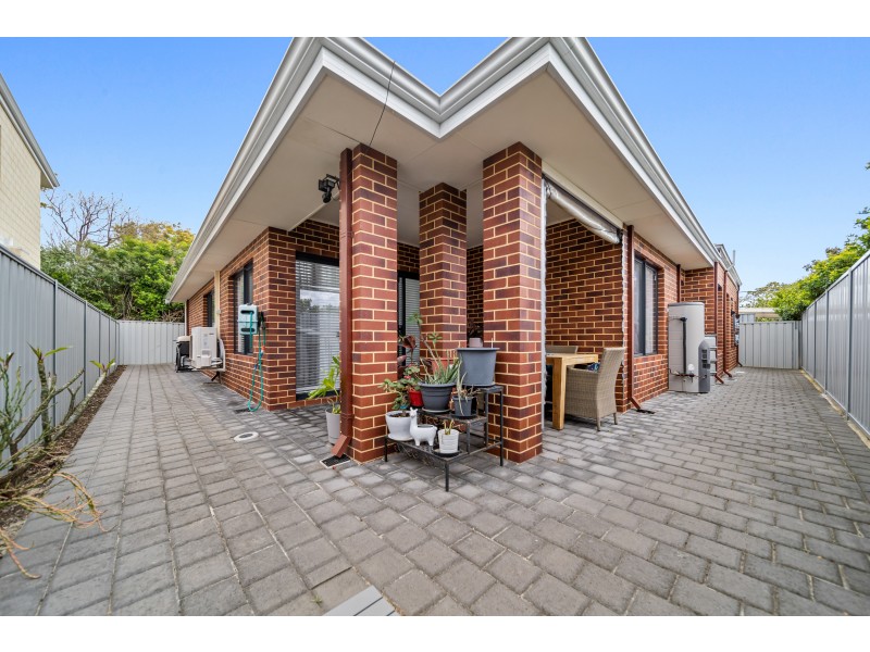 8A Burdham Way, Balga WA 6061
