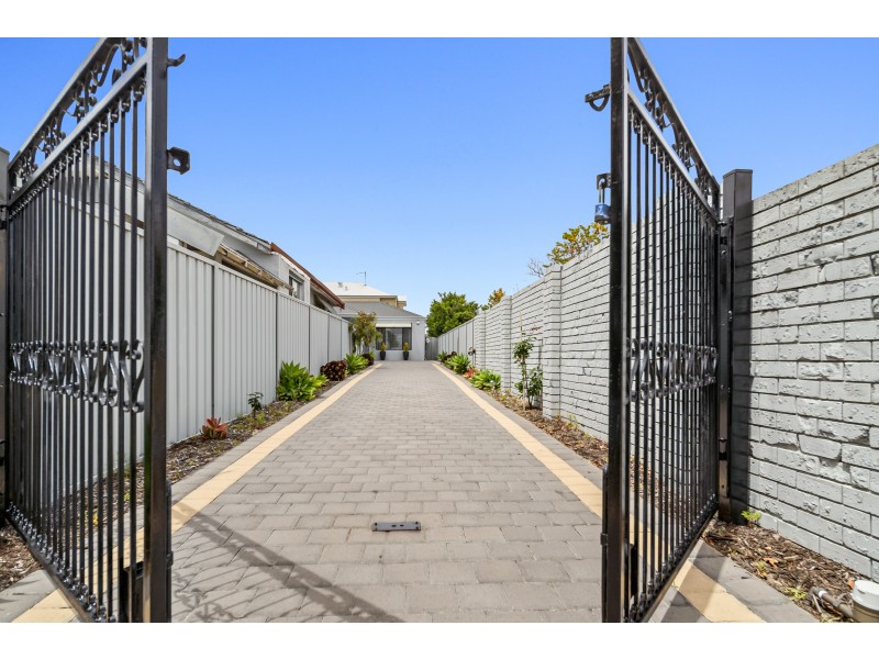8A Burdham Way, Balga WA 6061