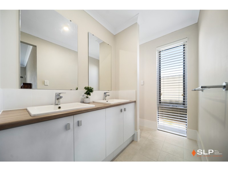 38 Azolla Street, Banksia Grove WA 6031