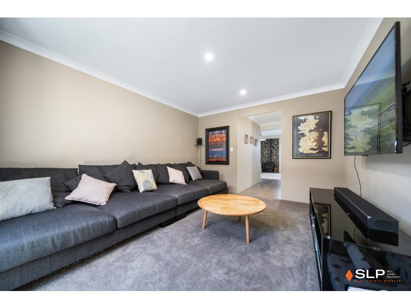 38 Azolla Street, Banksia Grove WA 6031