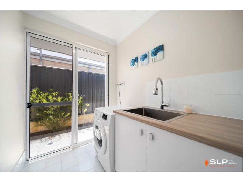 38 Azolla Street, Banksia Grove WA 6031