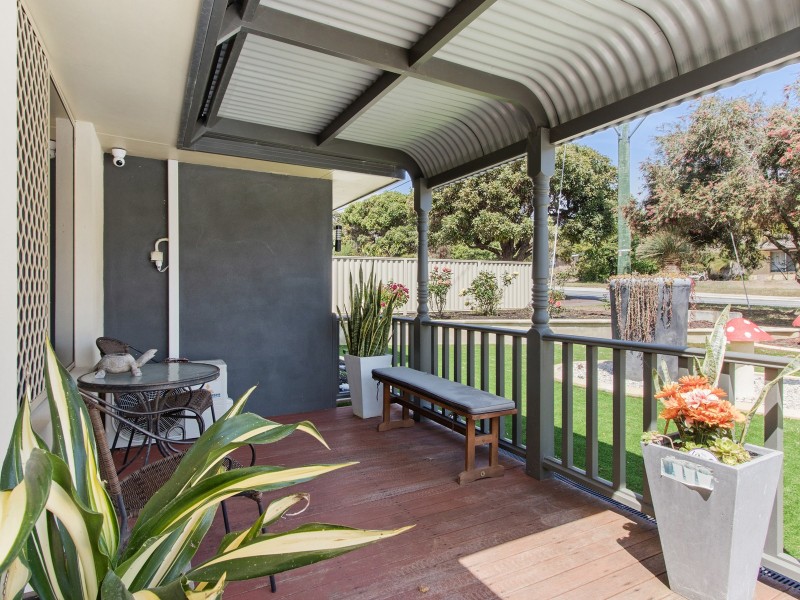 3 Christmas Avenue, Orelia WA 6167