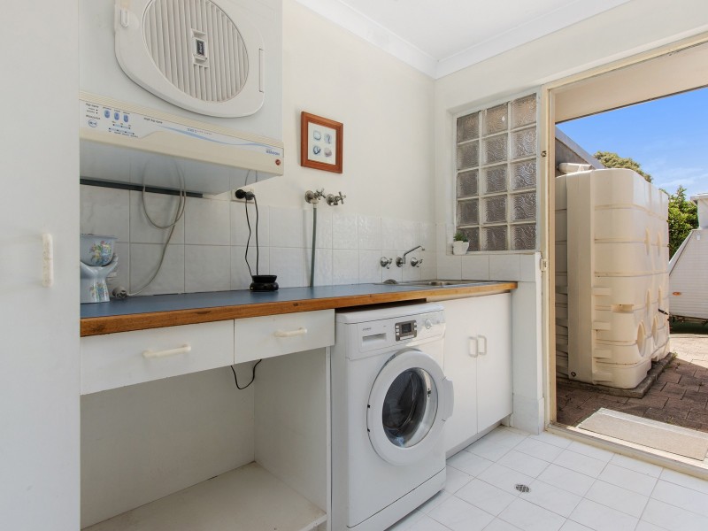 3 Christmas Avenue, Orelia WA 6167