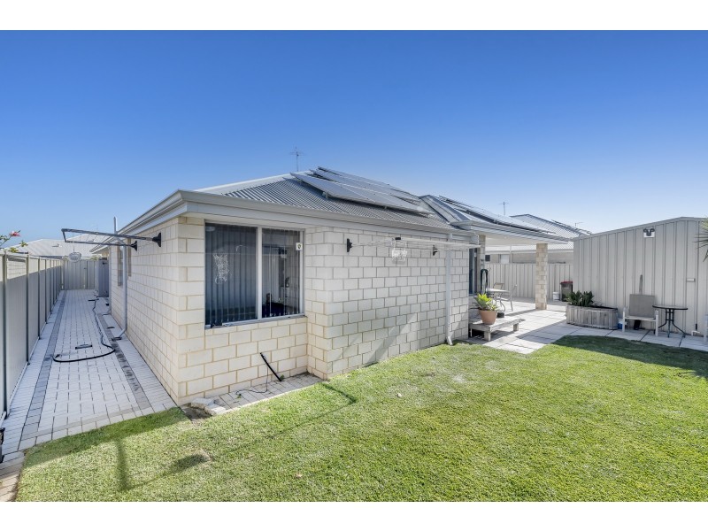 33 Calooli Grove, Golden Bay WA 6174