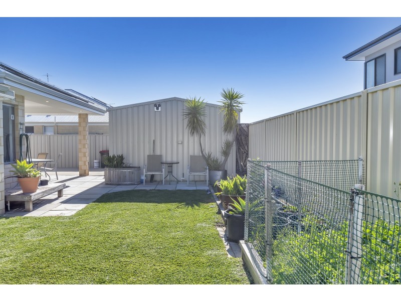 33 Calooli Grove, Golden Bay WA 6174