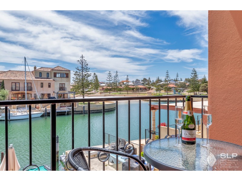 2/18 Port Quays, Wannanup WA 6210