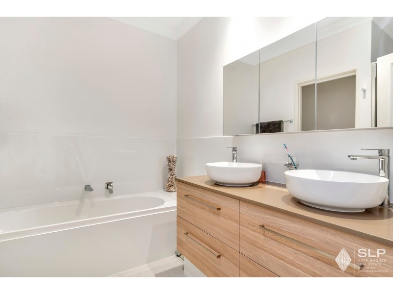 2/18 Port Quays, Wannanup WA 6210
