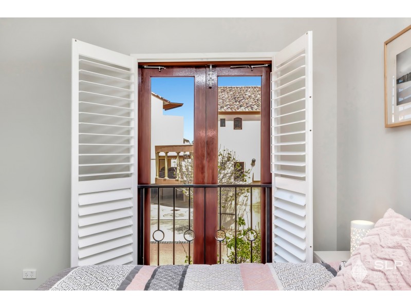 2/18 Port Quays, Wannanup WA 6210