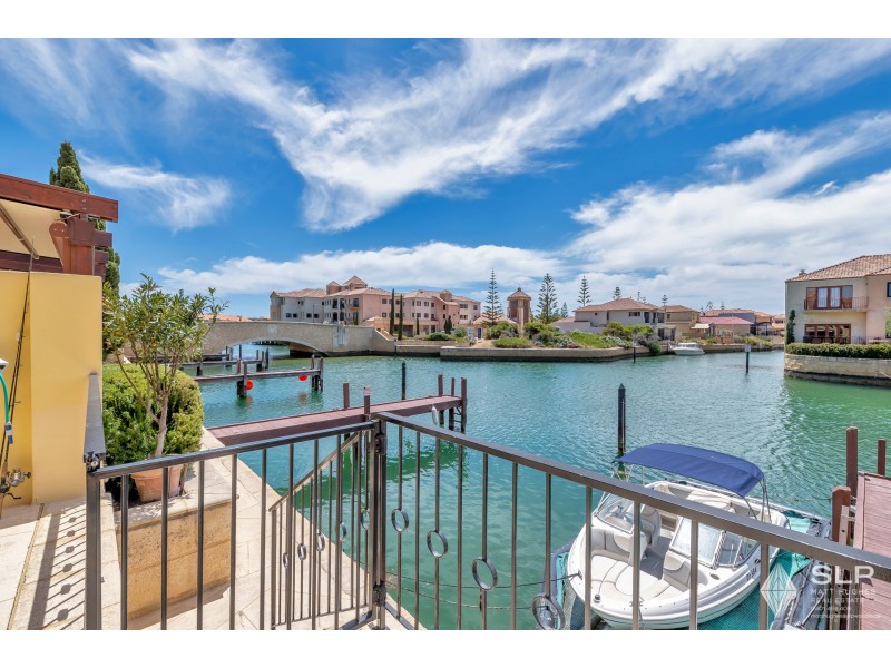 2/18 Port Quays, Wannanup WA 6210