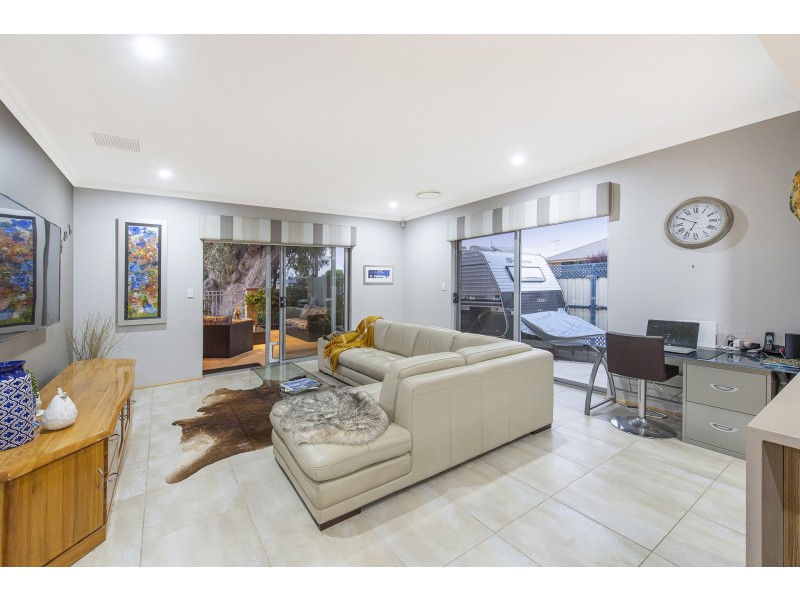 7 Glendale Street, Meadow Springs WA 6210