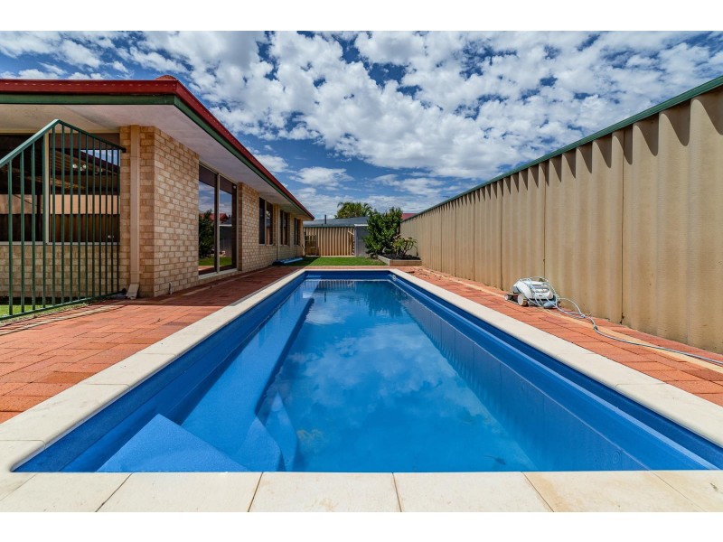 7 Caroline Crescent, Bertram WA 6167