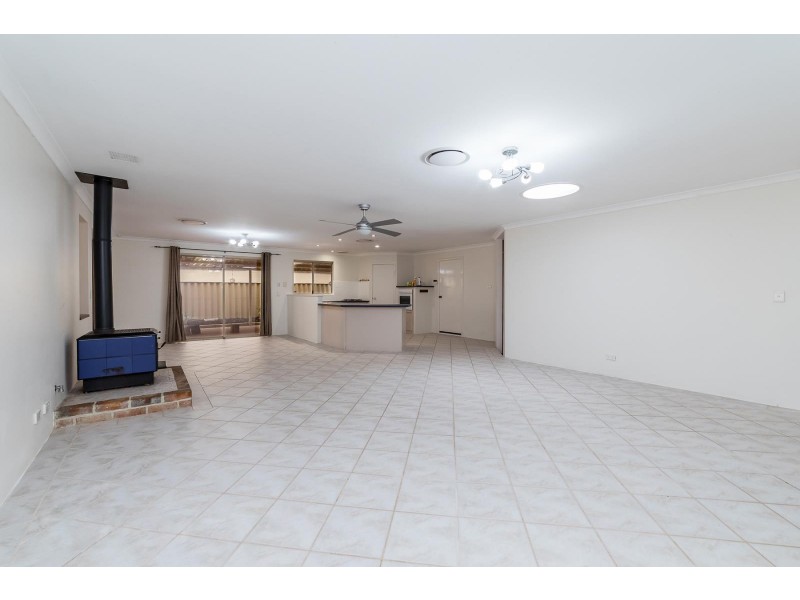 7 Caroline Crescent, Bertram WA 6167