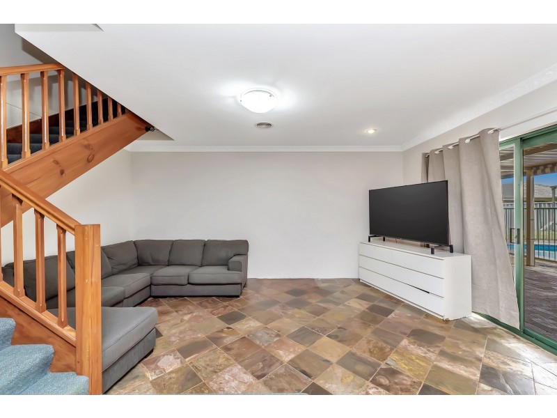 9 Pepperwood Rise, Halls Head WA 6210