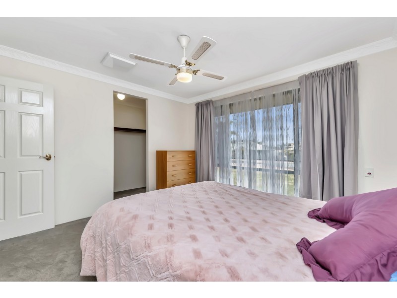 9 Pepperwood Rise, Halls Head WA 6210