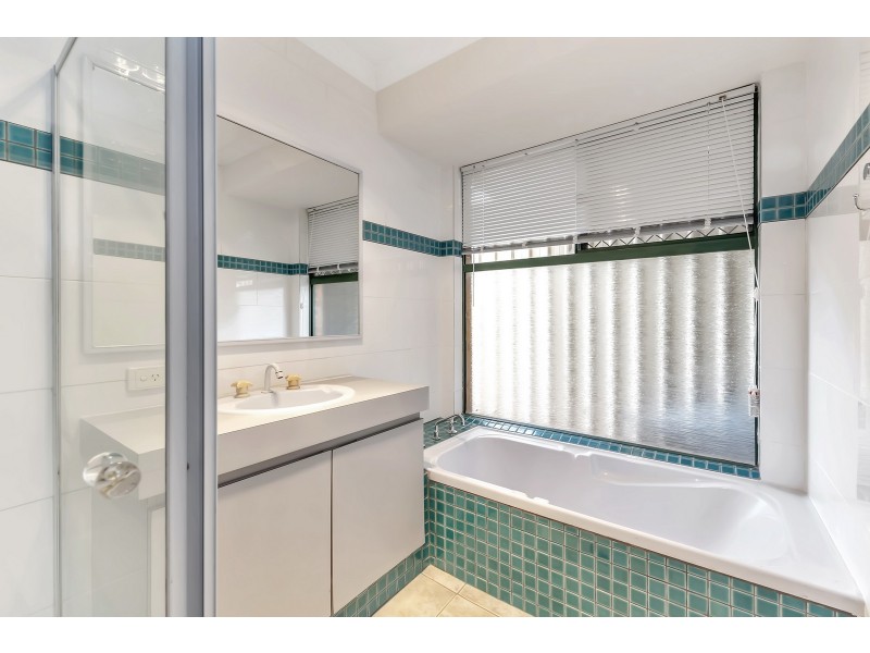 9 Pepperwood Rise, Halls Head WA 6210