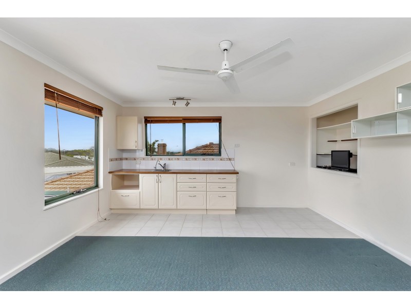 9 Pepperwood Rise, Halls Head WA 6210