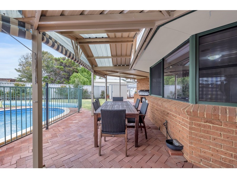 9 Pepperwood Rise, Halls Head WA 6210