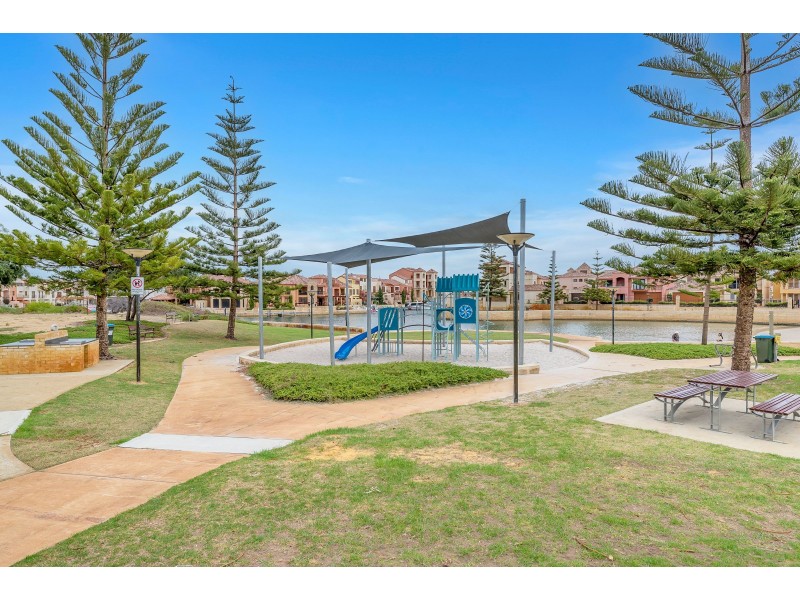 50 Abrolhos Quays, Wannanup WA 6210