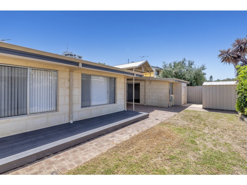 4A Oversby Street, Halls Head WA 6210