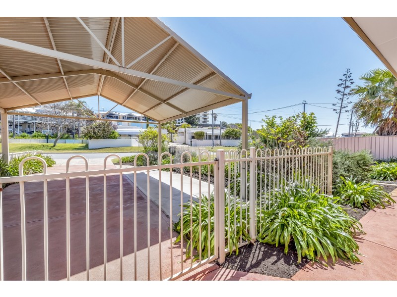 4A Oversby Street, Halls Head WA 6210