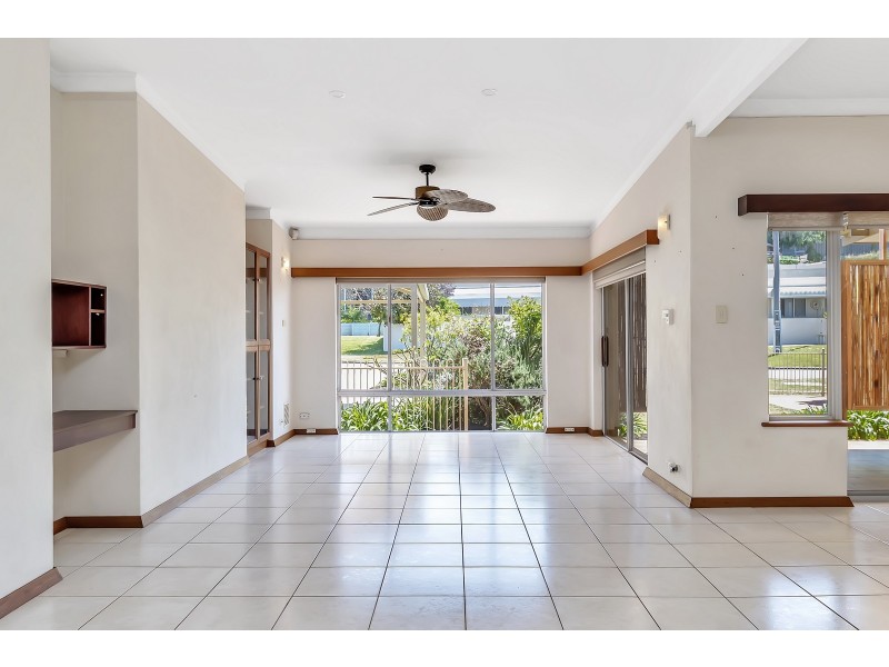 4A Oversby Street, Halls Head WA 6210