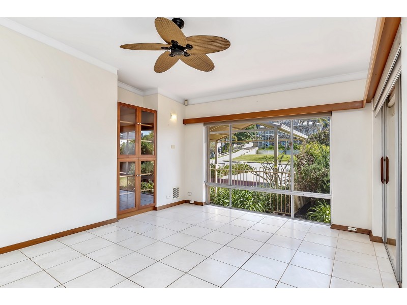 4A Oversby Street, Halls Head WA 6210