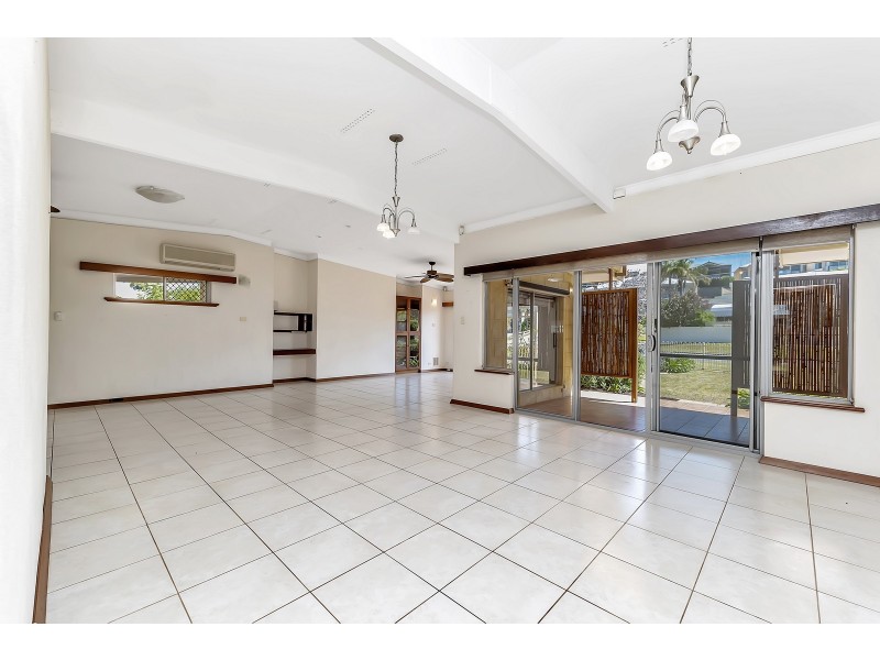 4A Oversby Street, Halls Head WA 6210