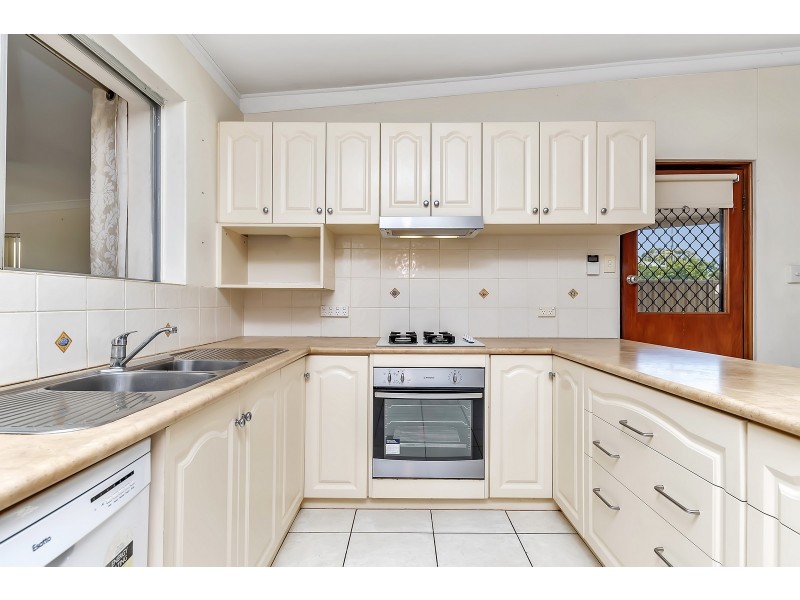 4A Oversby Street, Halls Head WA 6210