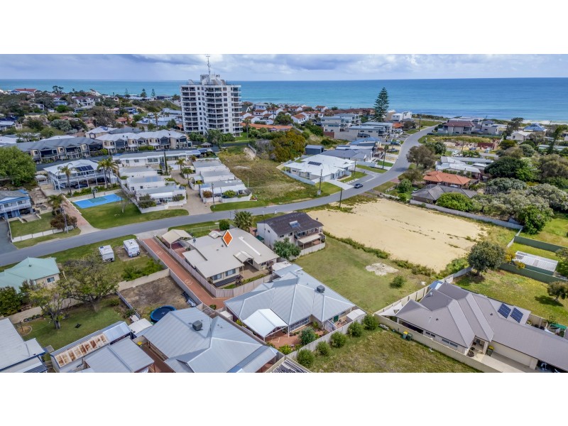 4A Oversby Street, Halls Head WA 6210