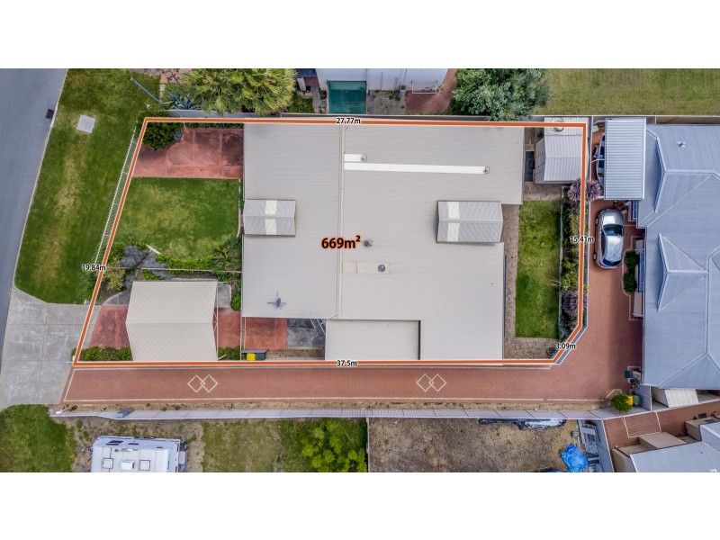 4A Oversby Street, Halls Head WA 6210