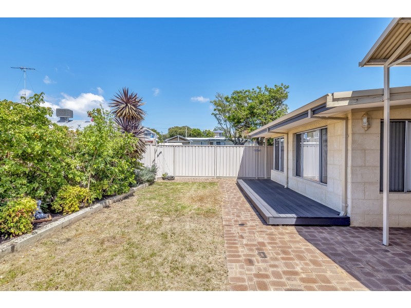 4A Oversby Street, Halls Head WA 6210